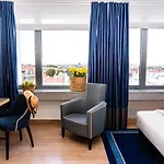 Marina Club Old Town View 호텔