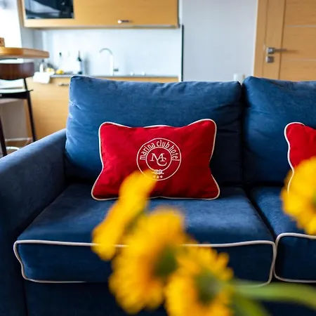 Marina Club Old Town View فندق 3*