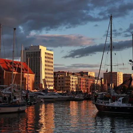 فندق Marina Club Old Town View 3*