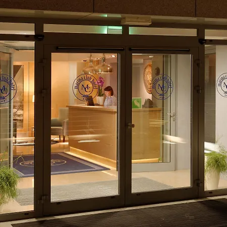 فندق Marina Club Old Town View 3*