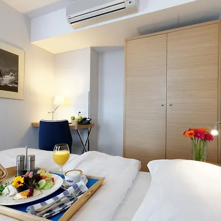 Marina Club Old Town View