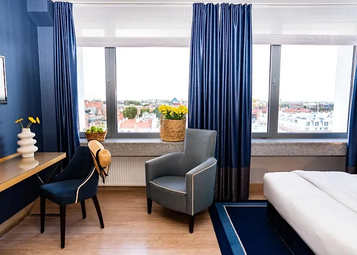 Marina Club Old Town View Hotel