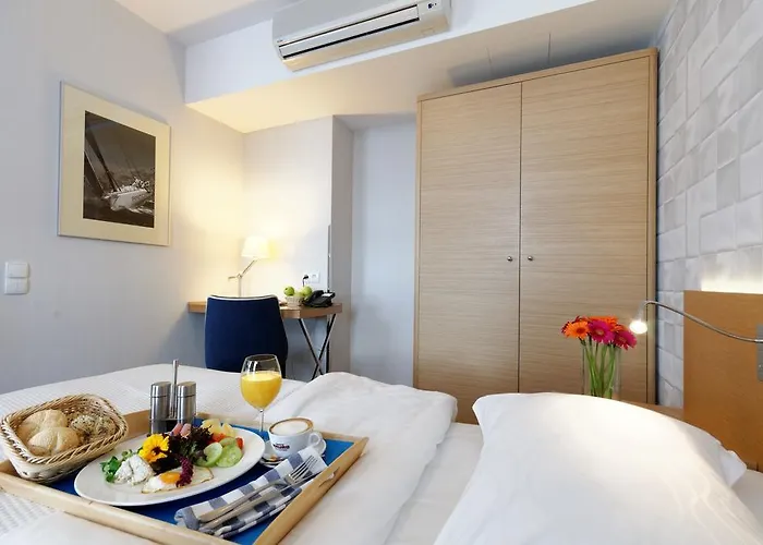 Marina Club Old Town View